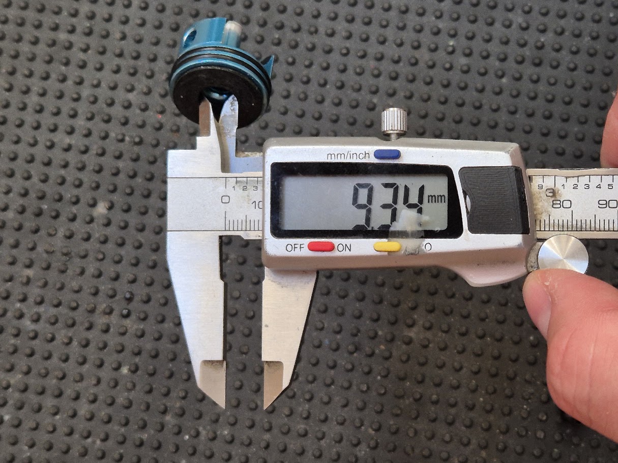 Measuring the sorbo pad hole diameter with the caliper inner jaws: 9.34 mm